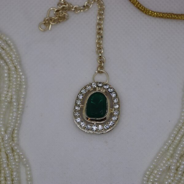 Emerald Green Kundan Choker Set with Pearl Beads - Image 4