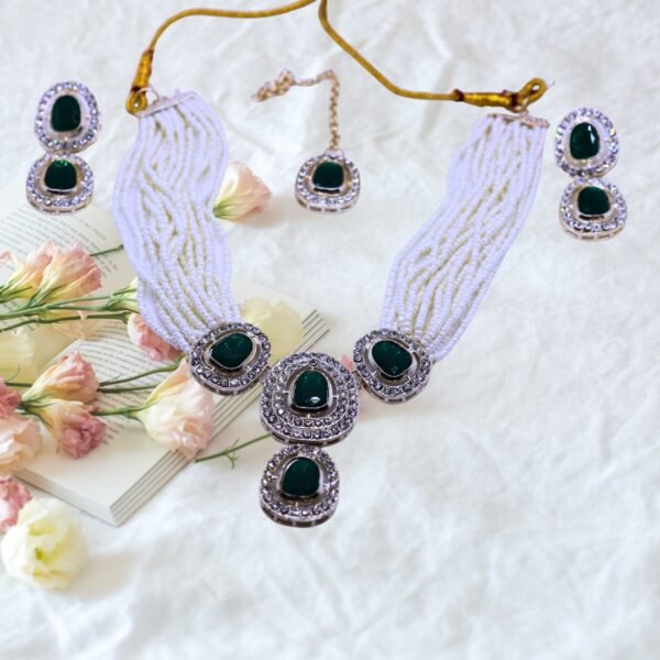 Emerald Green Kundan Choker Set with Pearl Beads - Image 5