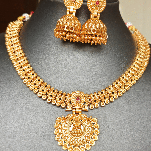 Traditional Mata Lakshmi Temple Style Necklace Set - Image 5
