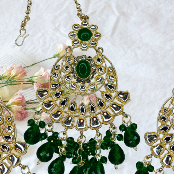Royal Green Kundan Maang-Tika & Chandbali Earrings Set - Image 4