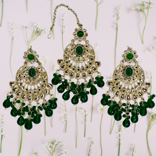 Royal Green Kundan Maang-Tika & Chandbali Earrings Set - Image 5