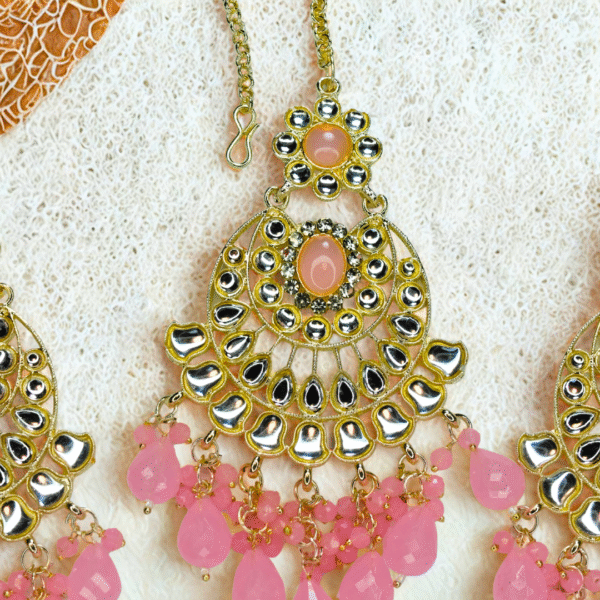 Baby Pink Kundan Maang-Tika & Chandbali Earrings Set - Image 5