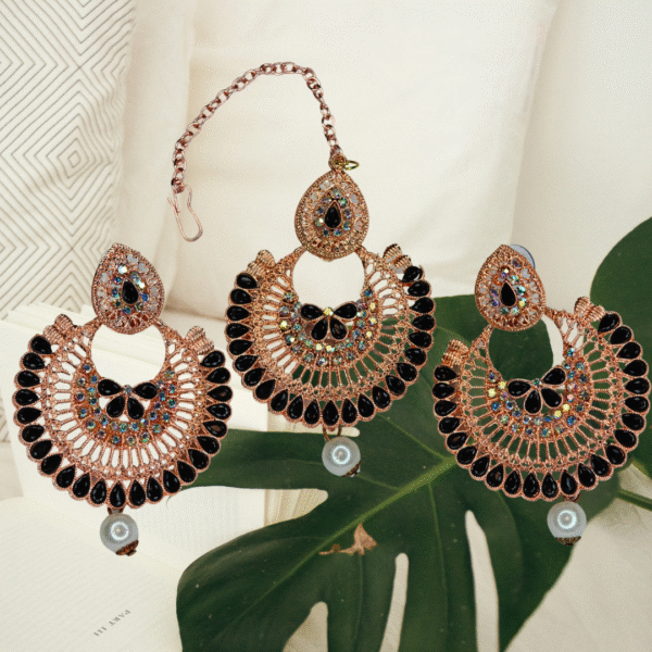 Black & Rose Gold Toned Maang-Tika & Earring Set - Image 6